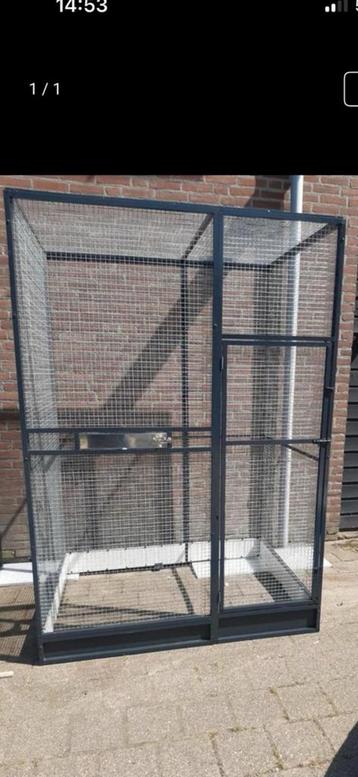 Te koop een vogel voliere beschikbaar voor biedingen