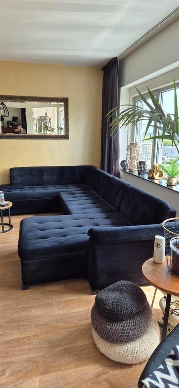 MOET WEG BLACK VELVET U BANK!! beschikbaar voor biedingen