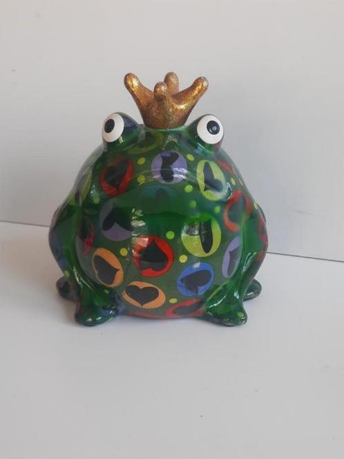 Pomme Pidou medium spaarpot , kikker Freddy met hartjes, Verzamelen, Spaarpotten, Zo goed als nieuw, Dier, Steen, Aardewerk of Keramiek