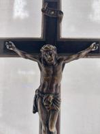 Antiek metalen kruisbeeld met bronzen corpus- ca. 1900., Ophalen of Verzenden