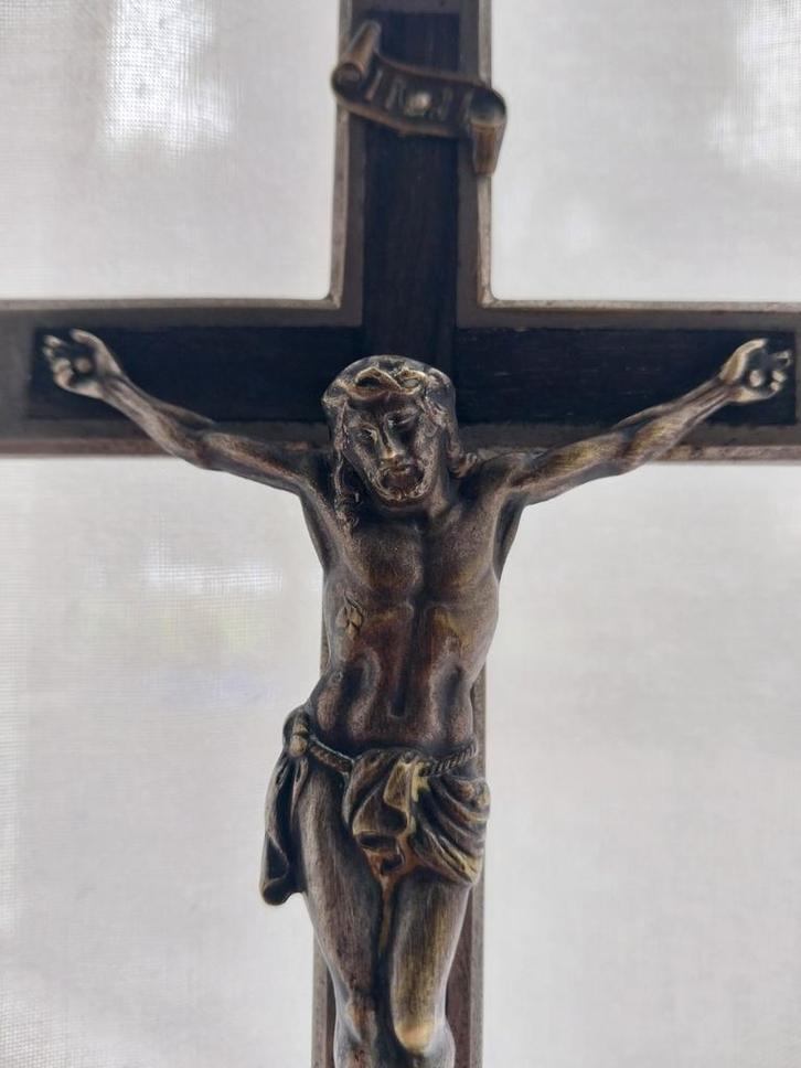 Antiek metalen kruisbeeld met bronzen corpus- ca. 1900., Antiek en Kunst, Antiek | Religie, Ophalen of Verzenden
