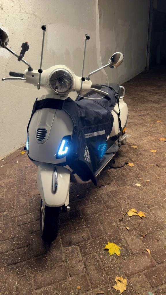 Vespa LX 50 4T (50 KM/U), Fietsen en Brommers, Scooters | Vespa, Gebruikt, Vespa LX, Maximaal 25 km/u, Benzine, Ophalen