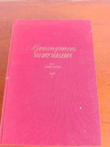 Gevangenen van het verleden, James Hilton beschikbaar voor biedingen