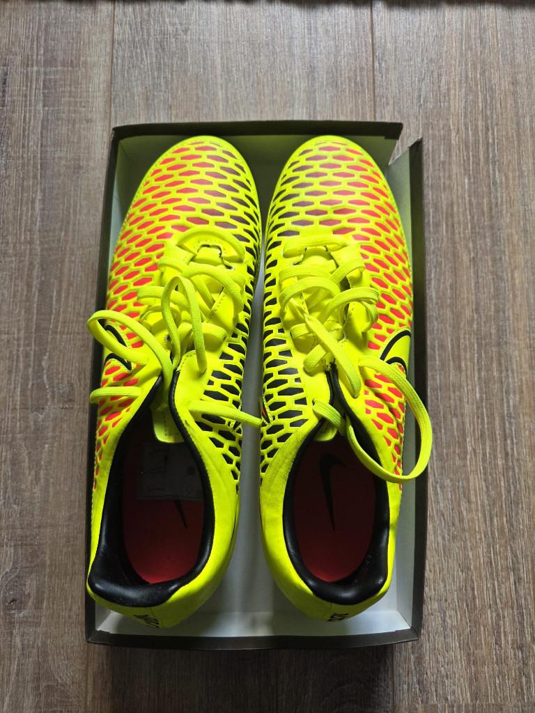 Nike Magista voetbalschoenen, Sport en Fitness, Voetbal, Schoenen, Zo goed als nieuw, Maat M, Ophalen of Verzenden