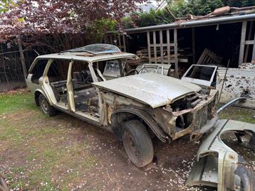 Diverse plaat werk delen S123 W123 mercedes beschikbaar voor biedingen