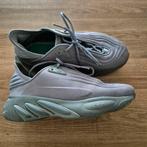 Adidas Yeezy Boost v2 42 grijs, Ophalen of Verzenden, Zo goed als nieuw, Overige kleuren