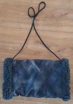 Handmof met wolvacht voering en halskoord merk: Orgaterm, Ophalen of Verzenden, Zo goed als nieuw, Handschoenen