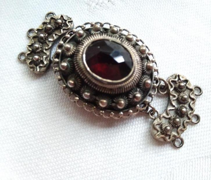 zilver Sier-SLOT 5 cm lang met Granaat, voor 3 strengen, Sieraden, Tassen en Uiterlijk, Antieke sieraden, Overige typen, Zilver