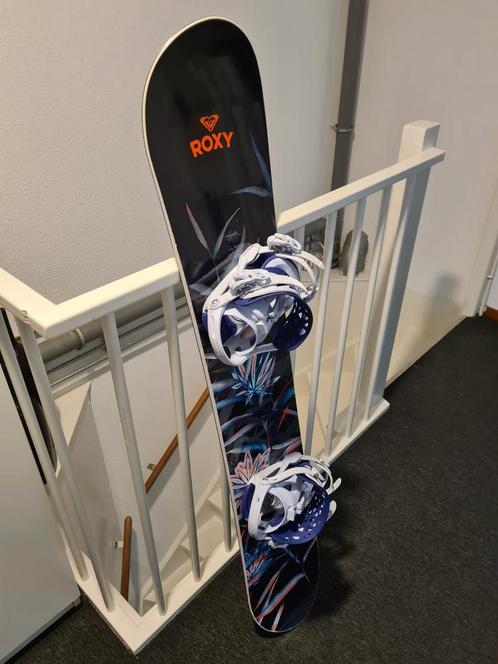 Snowboard Roxy Wahine 138 | incl. bindingen, Sport en Fitness, Snowboarden, Zo goed als nieuw, Board, Ophalen
