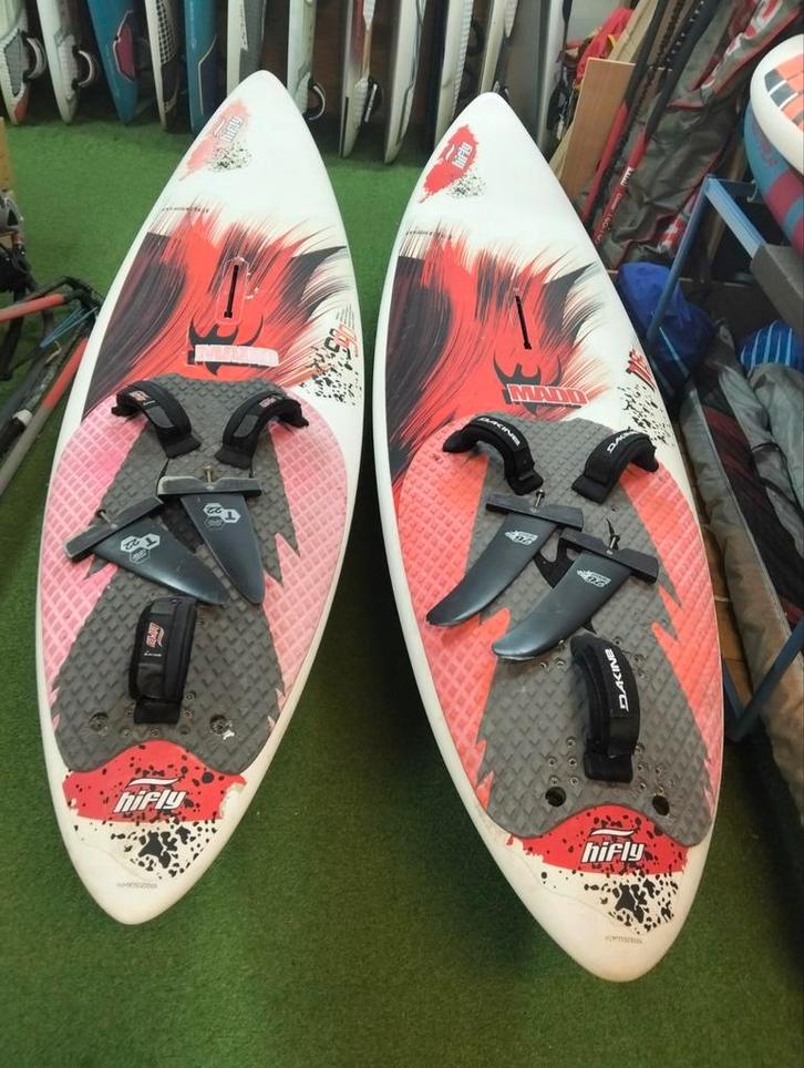 2x Hifly Madd twinser 90 Ltr. en 115 ltr € 100,-- p/st, Watersport en Boten, Windsurfen, Gebruikt, Plank, 250 tot 300 cm, Met vin(nen)