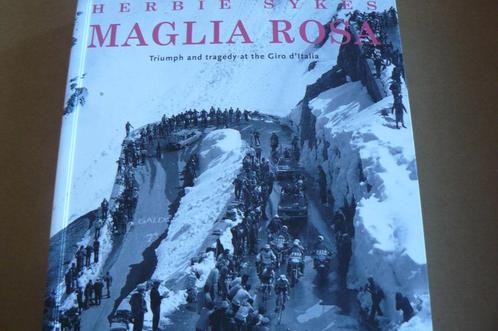 GIRO D'ITALIA / Maglia Rosa / Herbie Sykes / behind the race, Boeken, Sportboeken, Zo goed als nieuw, Vechtsport, Verzenden