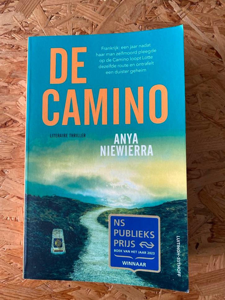De Camino - Anya Niewierra, Boeken, Thrillers, Gelezen, Nederland, Ophalen of Verzenden