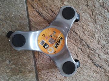 Driepoot wielen voor potplant beschikbaar voor biedingen