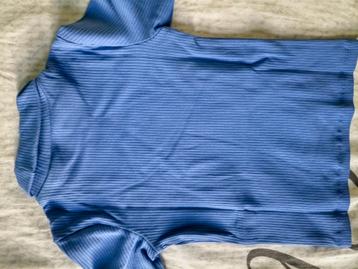 Blauw kindershirt van de Hema.  Maat 110/116 .  beschikbaar voor biedingen