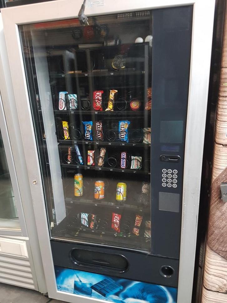 Snack / fris automaat gekoeld, Verzamelen, Automaten | Overige, Zo goed als nieuw, Ophalen