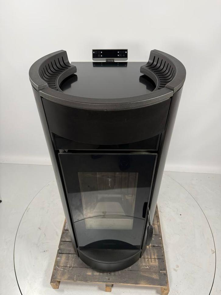 Nette Thermorossi pelletkachel gebruikt, Huis en Inrichting, Kachels, Pelletkachel, Overige brandstoffen, Ophalen