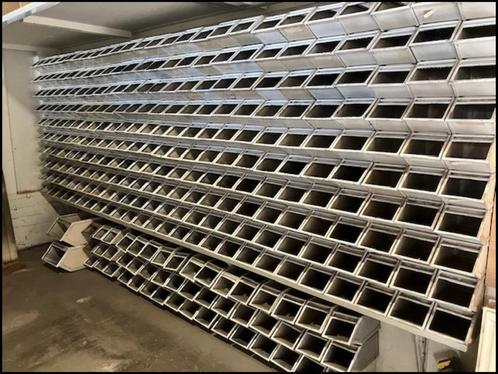 Magazijnbak staal, industriele vintage stapelbak, Doe-het-zelf en Verbouw, Kratten en Dozen, Gebruikt, Minder dan 35 cm, Ophalen