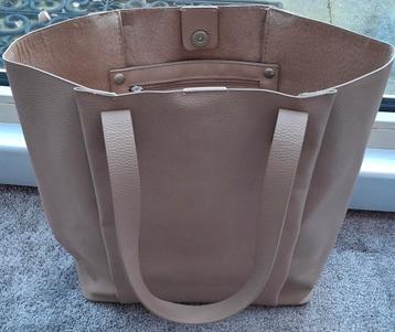 Imitatieleren shopper beschikbaar voor biedingen