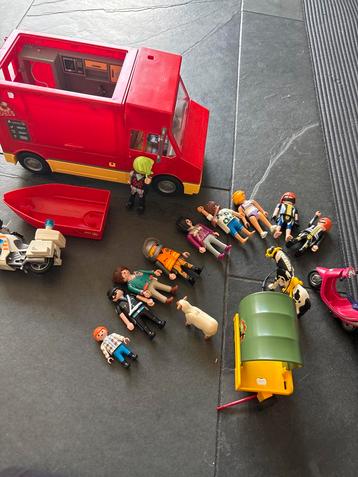 Playmobiel Camper met Figuren en Accessoires beschikbaar voor biedingen