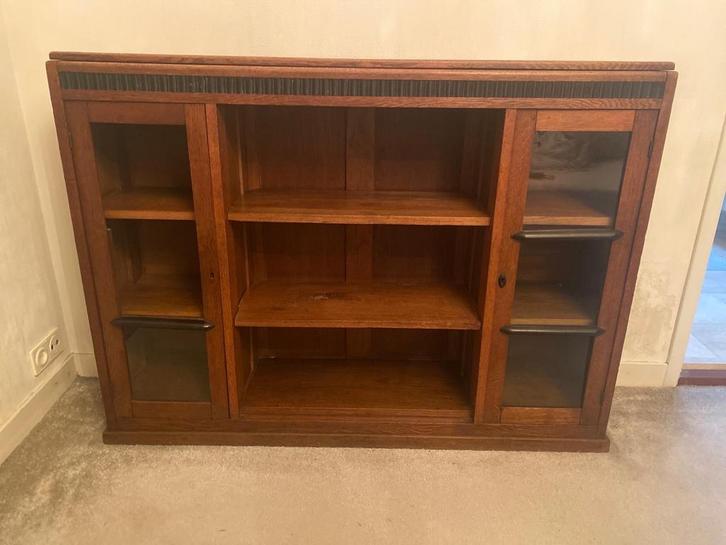 Antieke Eiken houten vitrinekast amsterdamse school stijl, Huis en Inrichting, Kasten | Vitrinekasten, Gebruikt, 150 tot 200 cm