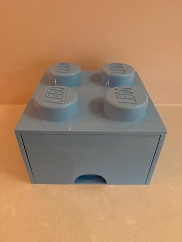 Lego bewaardoos met la lichtblauw beschikbaar voor biedingen