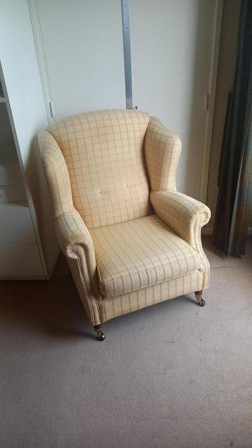 Gele fauteuil, GRATIS