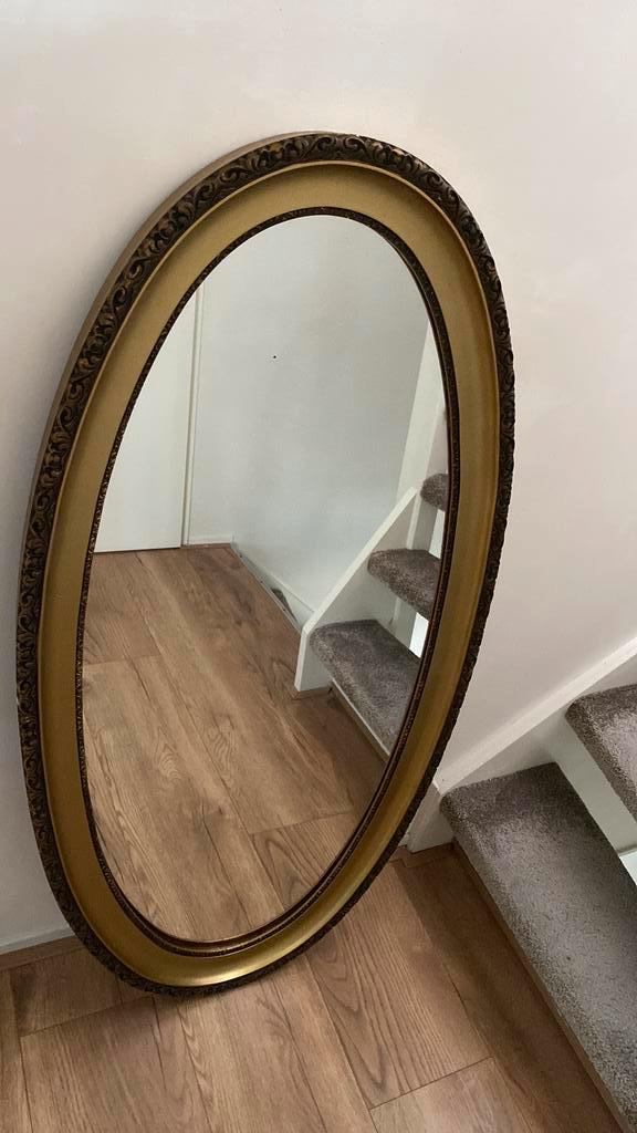 Prachtige oude spiegel goud ovaal, Antiek en Kunst, Antiek | Spiegels, 50 tot 100 cm, 100 tot 150 cm, Ovaal, Ophalen