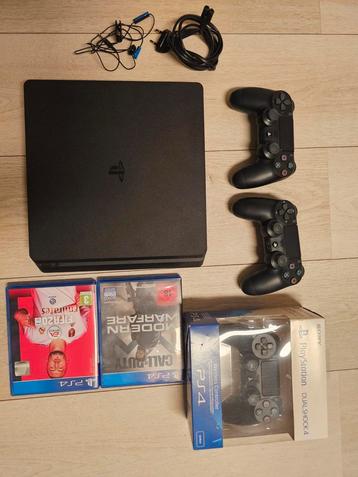 Sony Playstation 4 met 3 controllers en spellen CEH-2216b beschikbaar voor biedingen