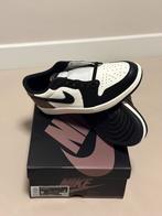 Jordan 1 Retro Low OG Mocha (42,5/42.5/US9), Kleding | Heren, Schoenen, Bruin, Nieuw, Ophalen of Verzenden, Sneakers of Gympen