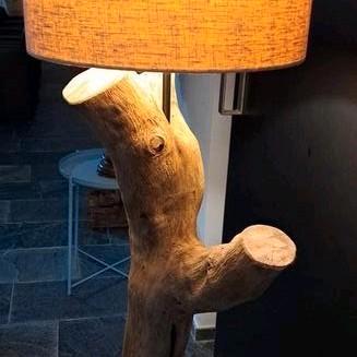 Eikenlamp beschikbaar voor biedingen