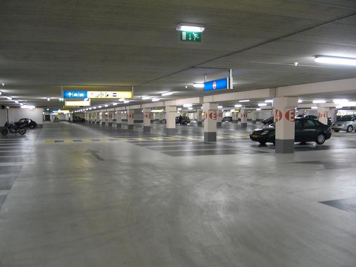 Parkeerplek huren ijburg, Huizen en Kamers, Garages en Parkeerplaatsen