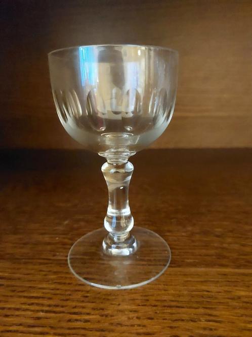 Antiek kristallen glaasje met amandelslijpsel, Verzamelen, Glas en Borrelglaasjes, Gebruikt, Overige typen, Ophalen of Verzenden