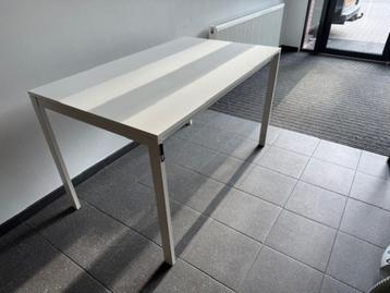 Wit bureau – 125x75 cm  beschikbaar voor biedingen