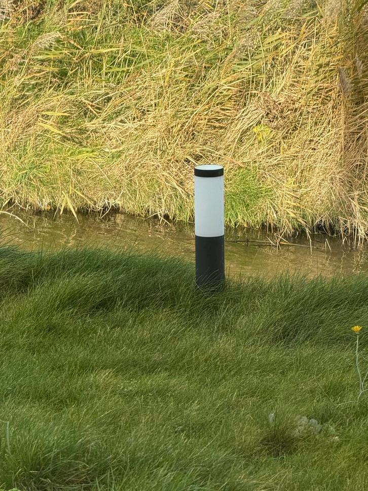 Tuinlamp - Philips licht + grondkabel & steen, Tuin en Terras, Buitenverlichting, Gebruikt, Vloerlamp, Kunststof, Minder dan 50 watt