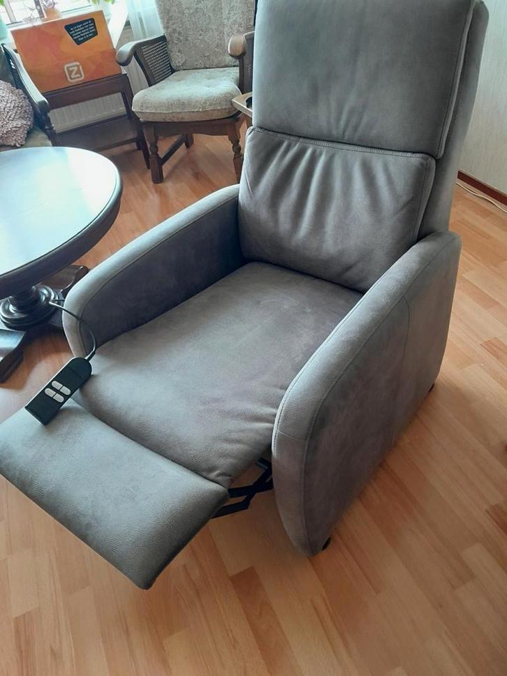 Sta-Op Stoel, Huis en Inrichting, Fauteuils, Gebruikt, Stof, 75 tot 100 cm, 75 tot 100 cm, Ophalen