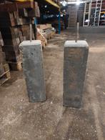 2 x betonpoer 170x170mmx 60cm licht beschadigd, Ophalen