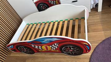 Kinder bed raceauto incl. schoon en wasbaar matras beschikbaar voor biedingen