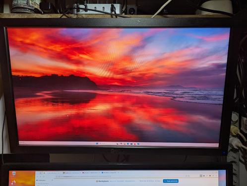 DELL UltraSharp U2711DP, Computers en Software, Monitoren, Zo goed als nieuw, 60 Hz of minder, DisplayPort, DVI, HDMI, VGA, Ingebouwde speakers