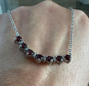 Rode granaat ketting verzilverd beschikbaar voor biedingen