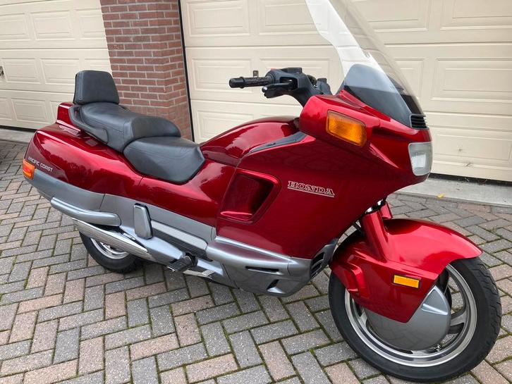 Te koop mijn mooie Honda Pacific Coast PC800, Motoren, Motoren | Honda, Particulier, Toermotor, meer dan 35 kW, 2 cilinders, Motorrijbewijs A