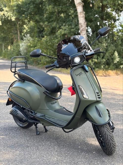 ✅ Zeer Nette Vespa Sprint 2016 Brom Mat Groen! ✅, Fietsen en Brommers, Scooters | Vespa, Zo goed als nieuw, Overige modellen, Ophalen of Verzenden
