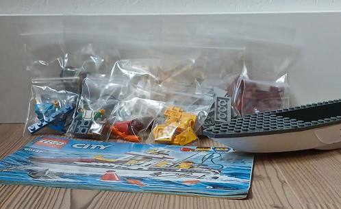 Lego city 60147 vissersboot, Kinderen en Baby's, Speelgoed | Duplo en Lego, Zo goed als nieuw, Lego, Complete set, Ophalen of Verzenden