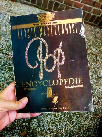Oor’s eerste Nederlandse pop encyclopedie 1977 > 1e editie! beschikbaar voor biedingen