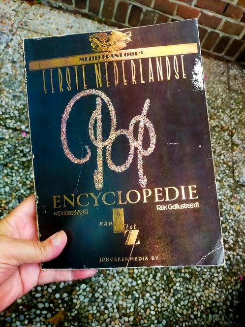 Oor’s eerste Nederlandse pop encyclopedie 1977 > 1e editie!, Boeken, Muziek, Gelezen, Genre of Stijl, Ophalen of Verzenden