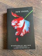 Twilight New moon deel 2, Boeken, Fantasy, Ophalen of Verzenden, Zo goed als nieuw