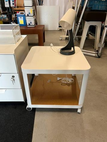 TINGBY Bijtafel op wielen, wit, 50x50 cm beschikbaar voor biedingen