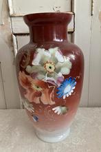 Brocante grote glazen vaas - beschilderd met bloempatroon, Antiek en Kunst, Ophalen