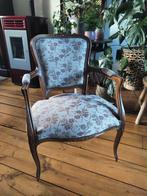 Antieke fauteuil met bloemmotief, Huis en Inrichting, Antiek, Hout, Gebruikt, Bruin