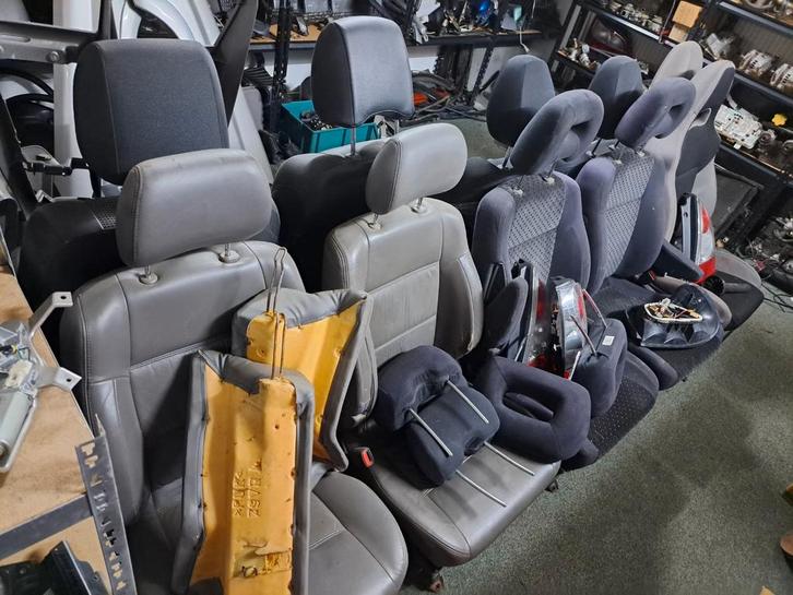 Subaru interieurdelen, stoelen, banken en meer, Auto-onderdelen, Interieur en Bekleding, Subaru, Gebruikt, Ophalen of Verzenden