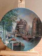 Wandbord Royal Mosa 'Lente aan een Rotterdamse Gracht', Bord of Schaal, Ophalen of Verzenden, Zo goed als nieuw, Porselein
